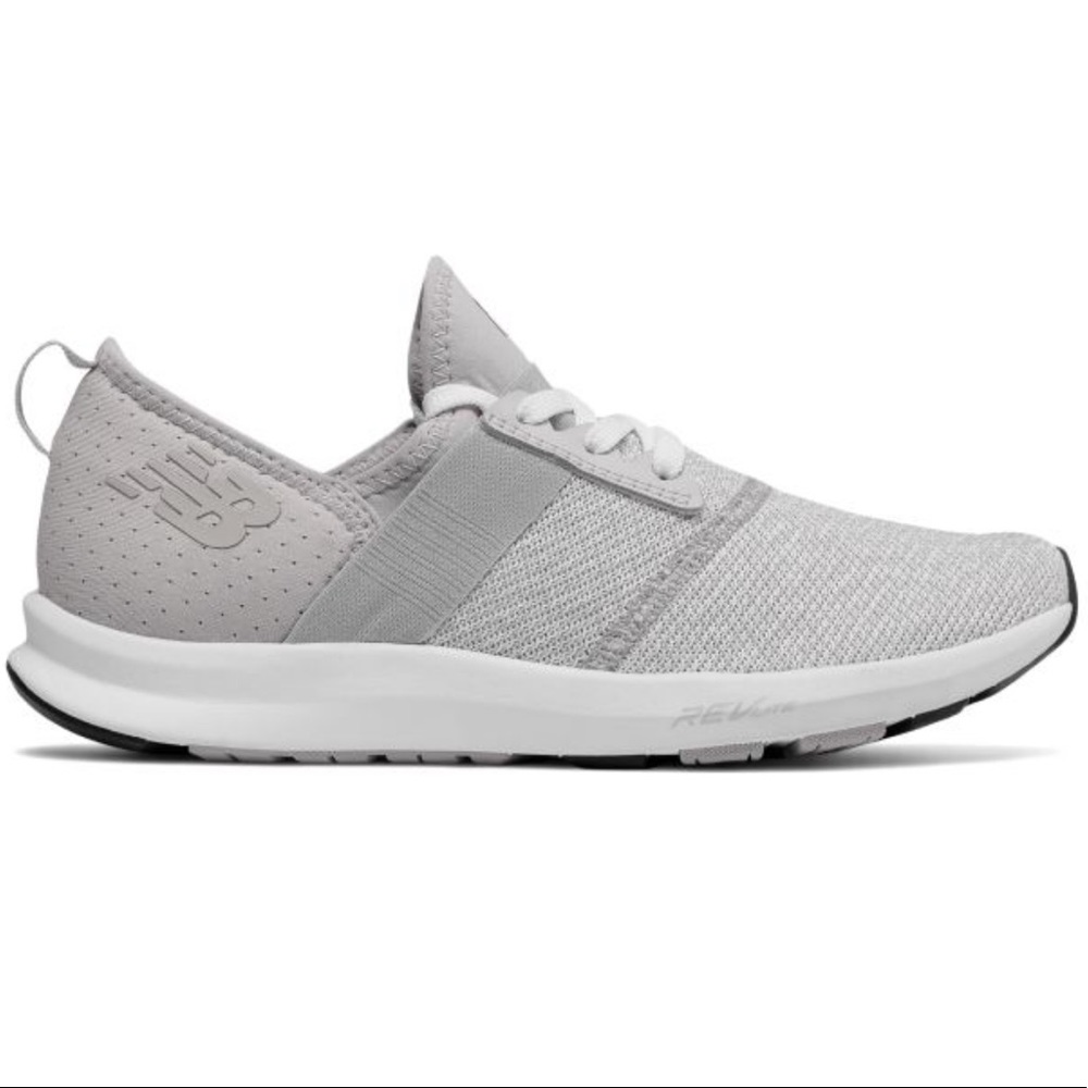 New Balance Gray tennis shoe size 8!